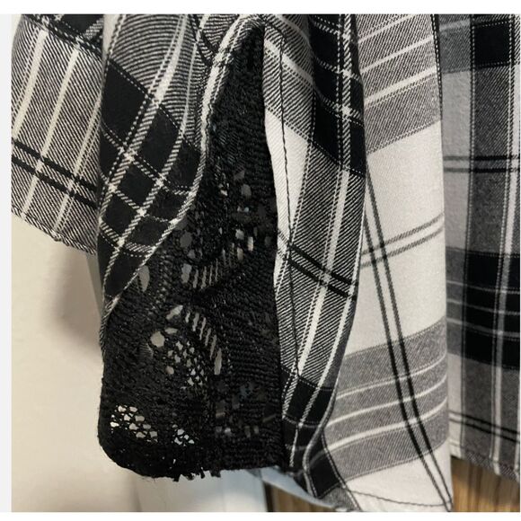 Catherines Plus Size 3X Plaid Button Down Shirt Black White Lace Trim Roll Tab S - Picture 10 of 10